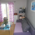 Jerkin Apartment
